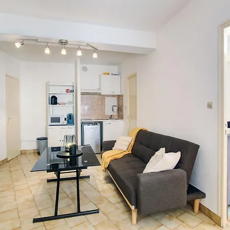 Historique D'agde: Central Charm Apartment